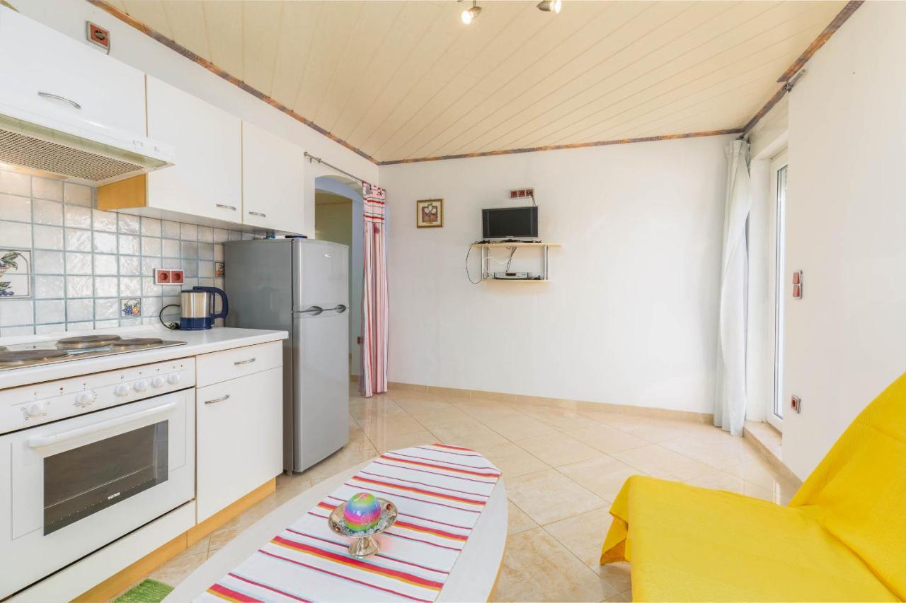 Apartment Ankica Blue Peroj